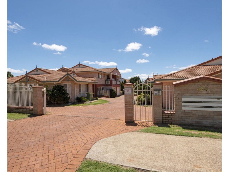 2/484-486 West Street, Kearneys Spring QLD 4350
