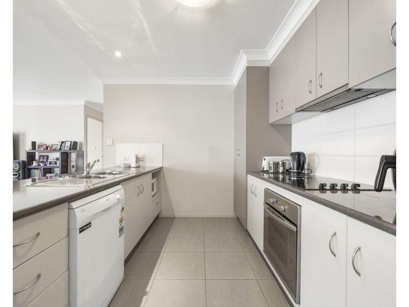 33 Sunset Drive, Glenvale QLD 4350