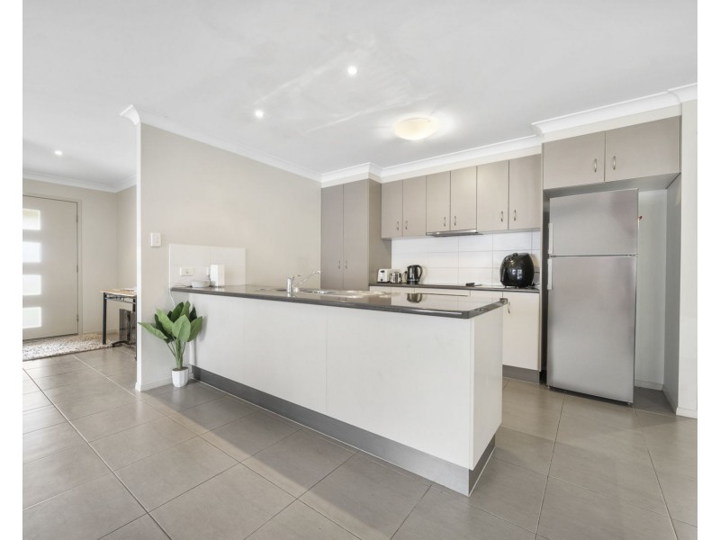 33 Sunset Drive, Glenvale QLD 4350
