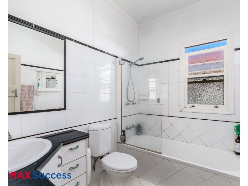 25 Helen Street, Newtown QLD 4350