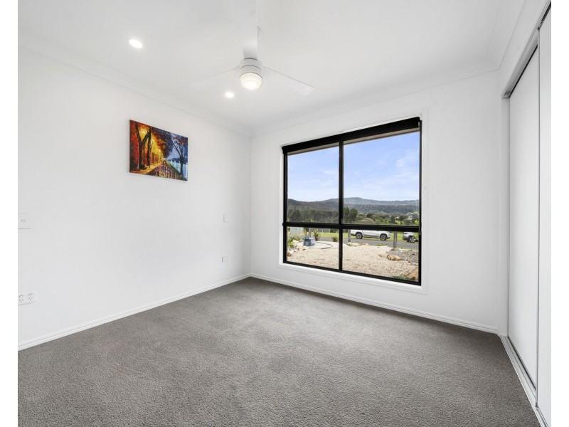 11 Skyline Drive, Withcott QLD 4352