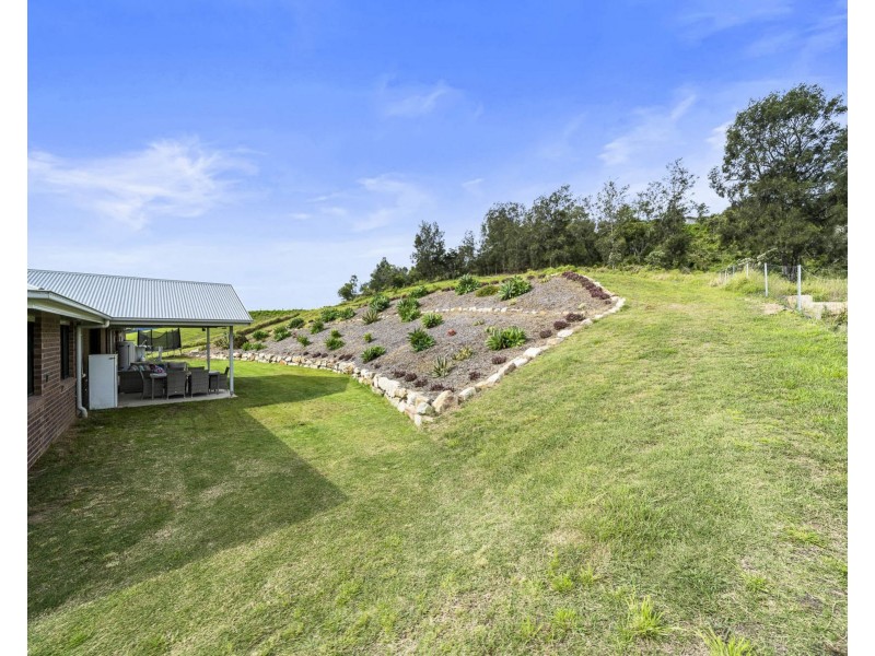 11 Skyline Drive, Withcott QLD 4352