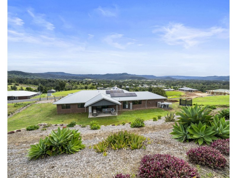 11 Skyline Drive, Withcott QLD 4352