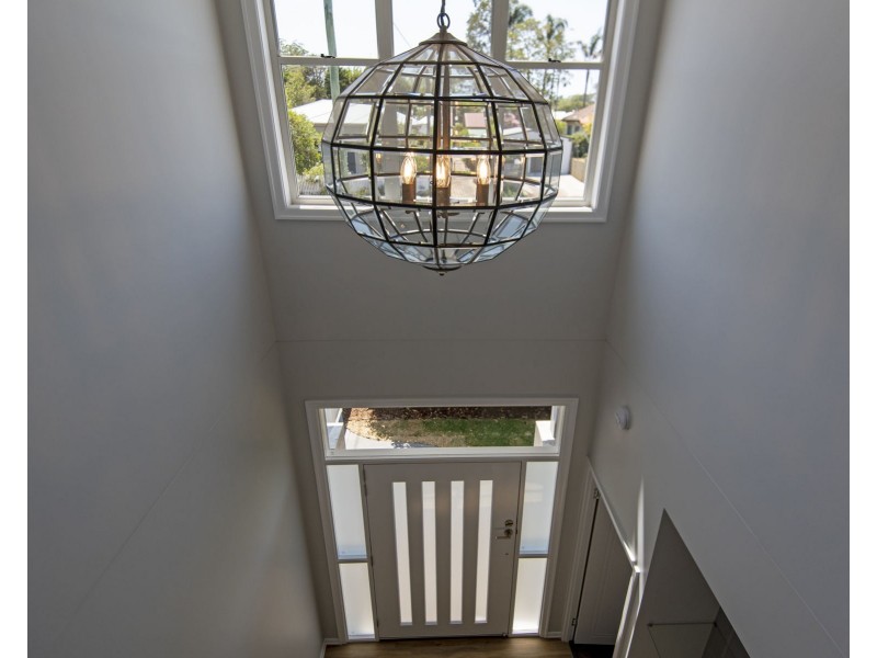 87A Mackenzie Street, Mount Lofty QLD 4350