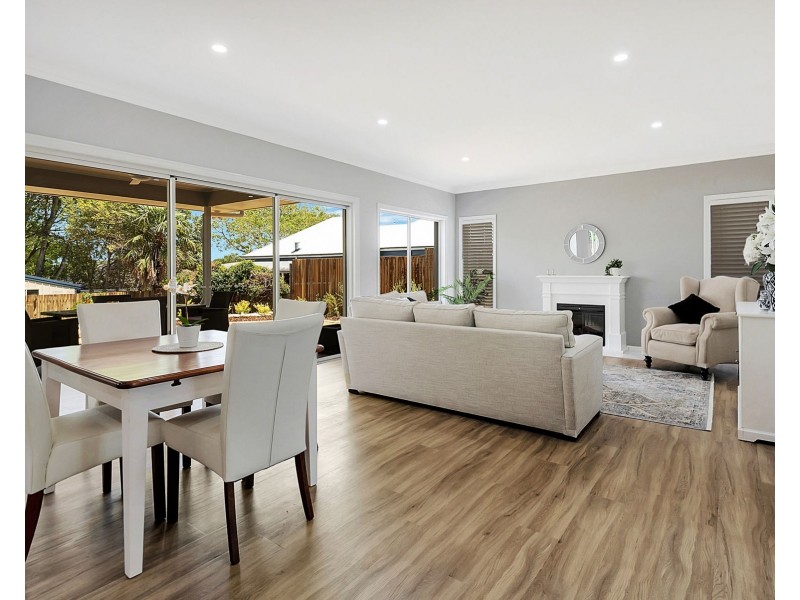 87A Mackenzie Street, Mount Lofty QLD 4350