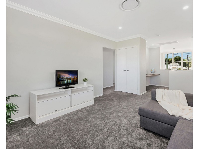 87A Mackenzie Street, Mount Lofty QLD 4350