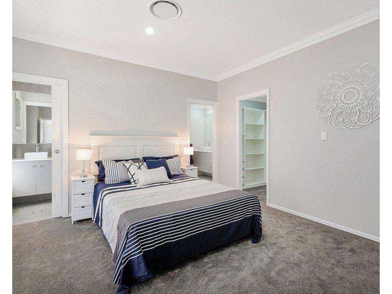 87A Mackenzie Street, Mount Lofty QLD 4350