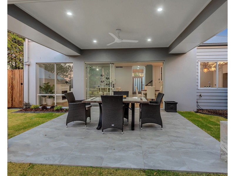 87A Mackenzie Street, Mount Lofty QLD 4350