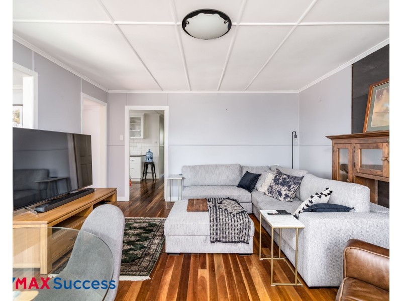 16 Erbacher Street, Centenary Heights QLD 4350