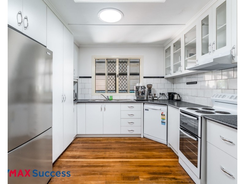 16 Erbacher Street, Centenary Heights QLD 4350