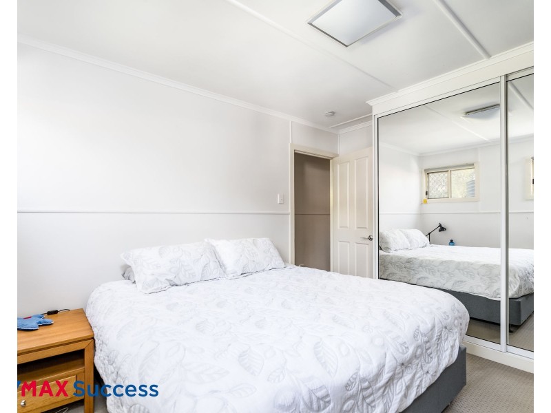 16 Erbacher Street, Centenary Heights QLD 4350