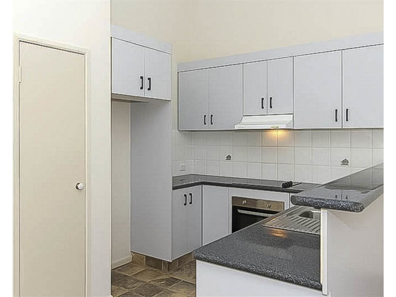 16/19A Gladstone Street, Newtown QLD 4350