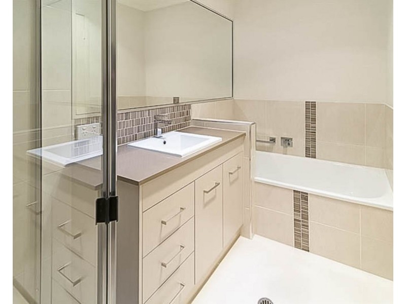 16/19A Gladstone Street, Newtown QLD 4350