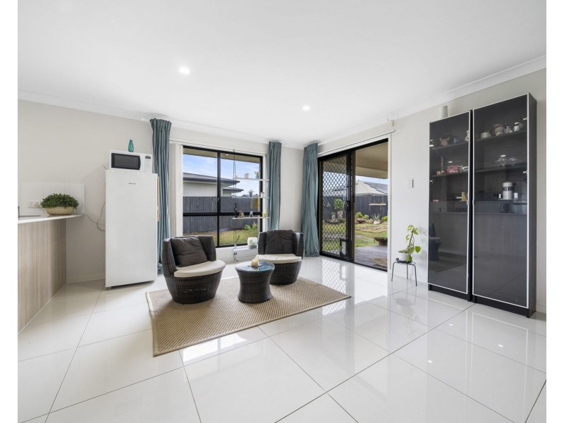 3 Magpie Drive, Cambooya QLD 4358