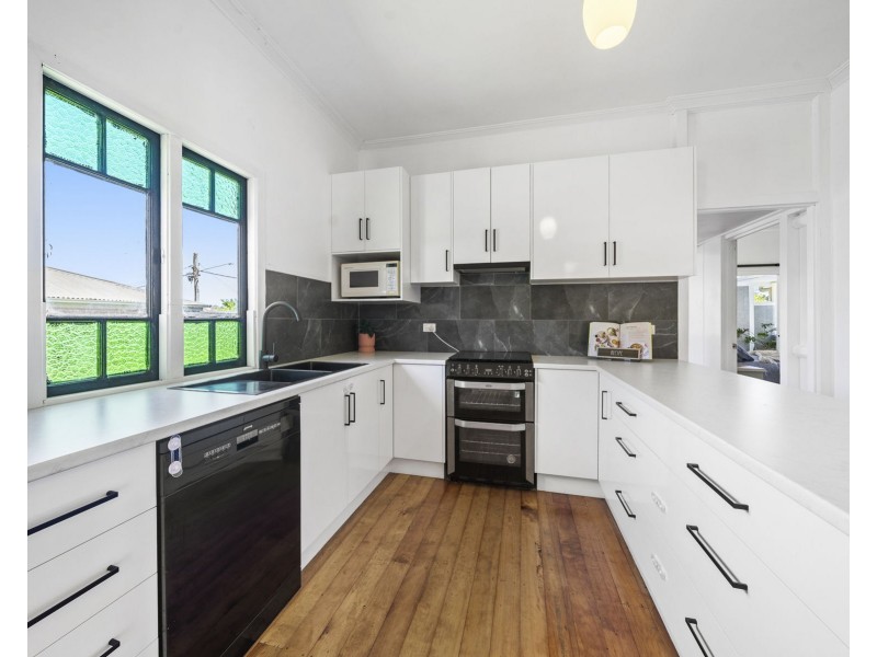 2 Gauntlet Street, North Toowoomba QLD 4350