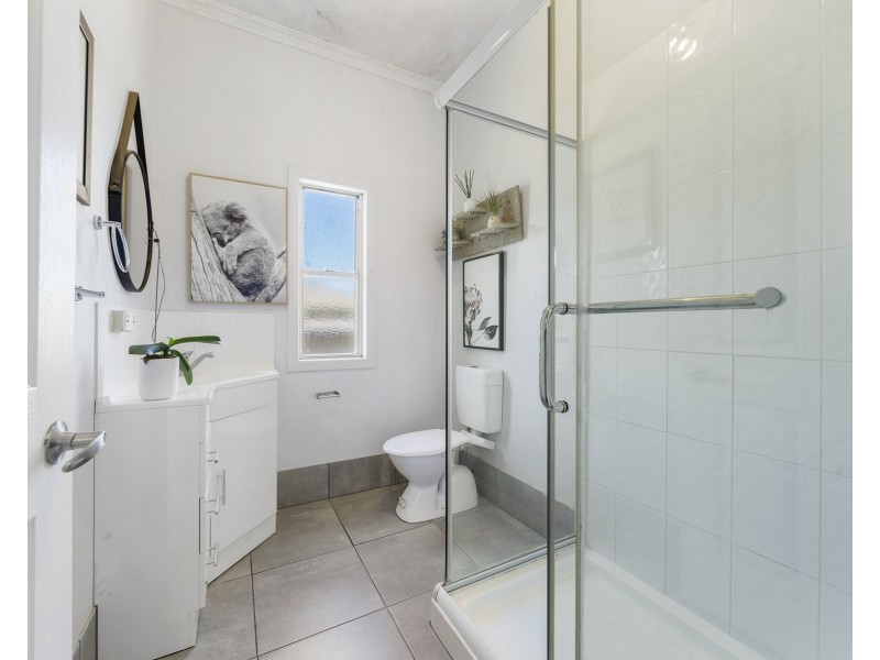 2 Gauntlet Street, North Toowoomba QLD 4350