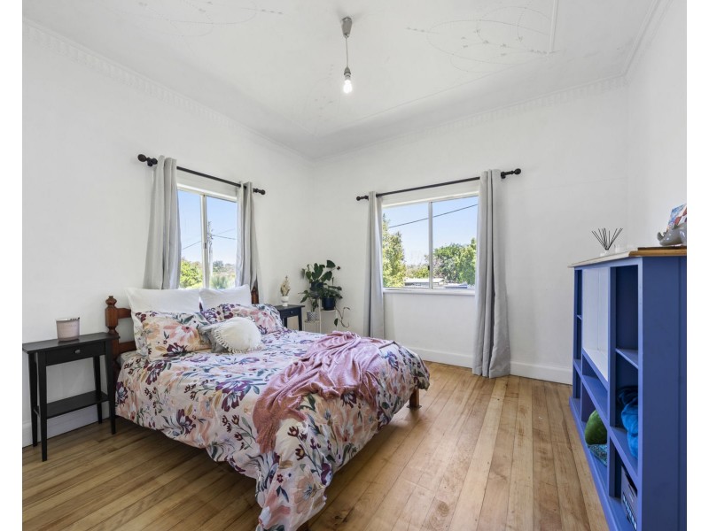 2 Gauntlet Street, North Toowoomba QLD 4350