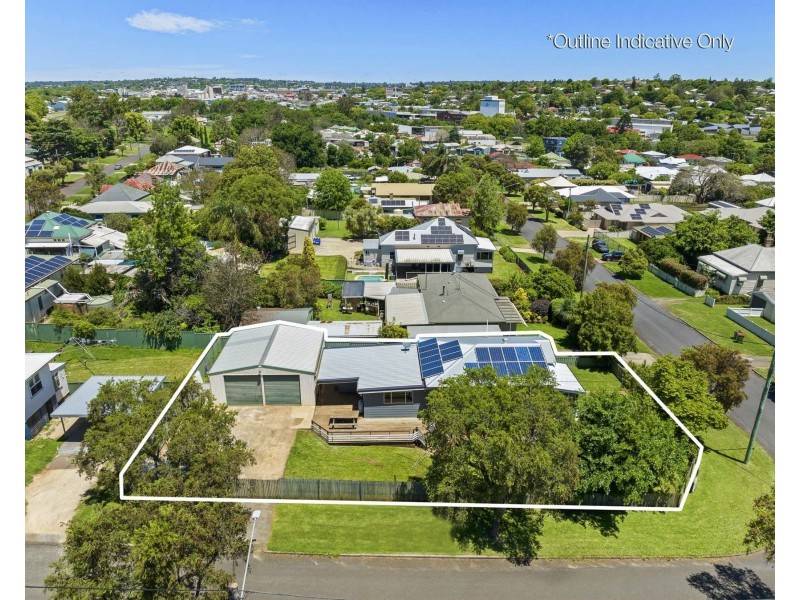 2 Gauntlet Street, North Toowoomba QLD 4350