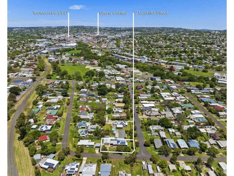 2 Gauntlet Street, North Toowoomba QLD 4350