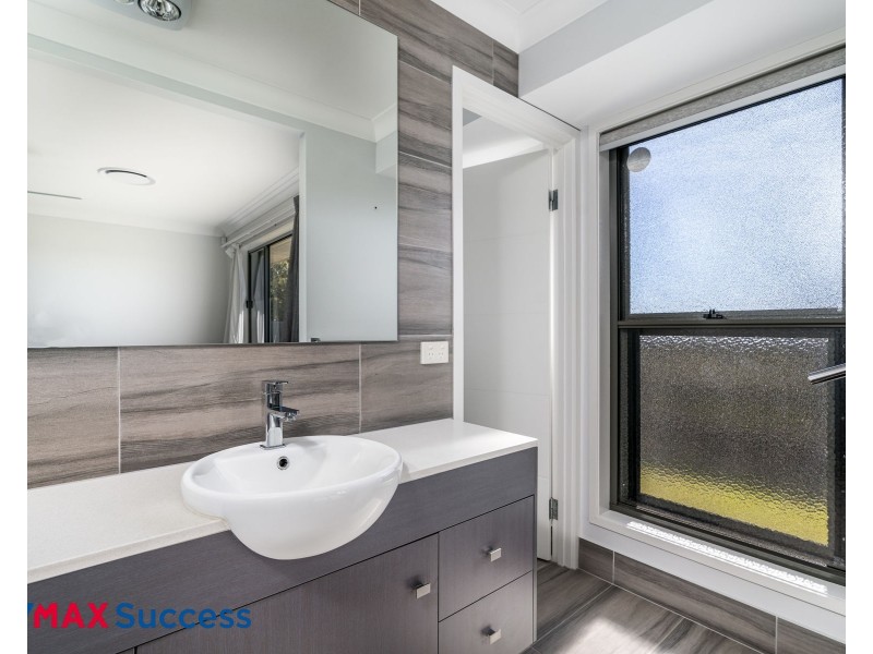 15 Entabeni Drive, Kearneys Spring QLD 4350