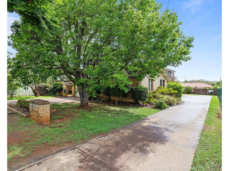 3/7 Damian Crescent, Kearneys Spring QLD 4350