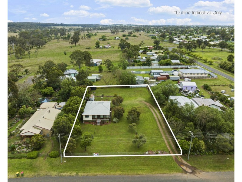 27 Hartwig Street, Goombungee QLD 4354