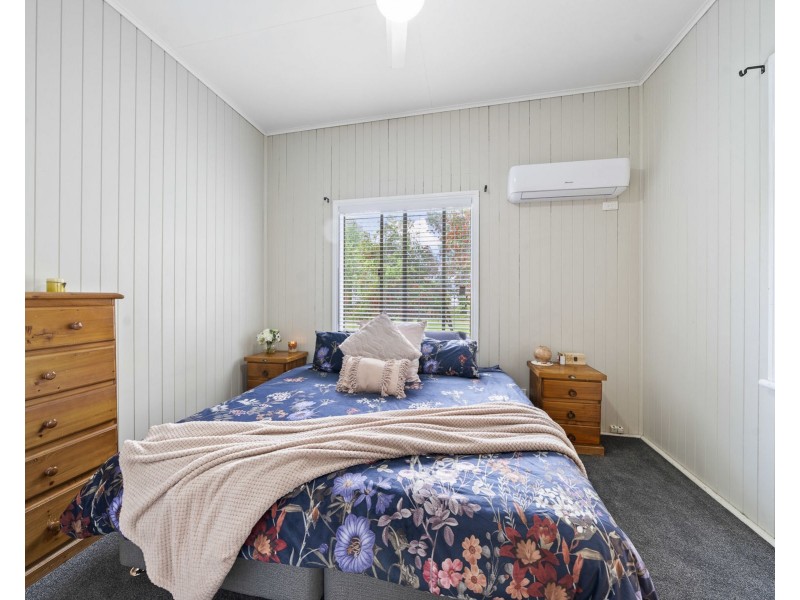 27 Hartwig Street, Goombungee QLD 4354