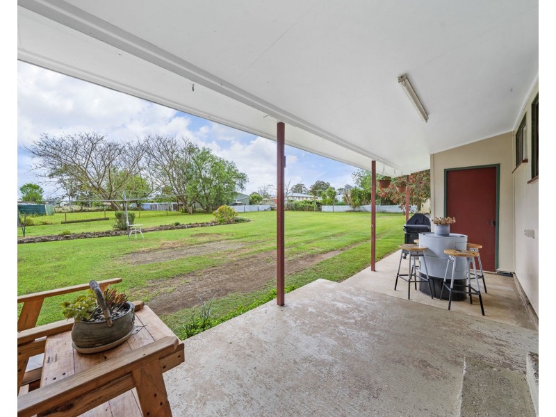 27 Hartwig Street, Goombungee QLD 4354