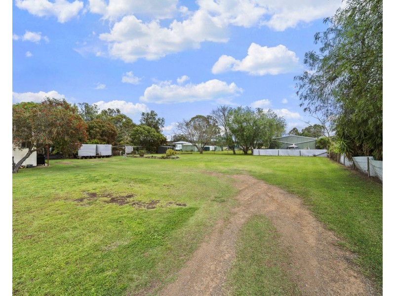 27 Hartwig Street, Goombungee QLD 4354