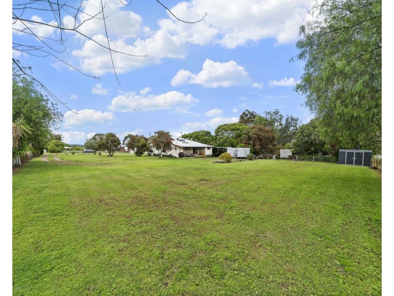 27 Hartwig Street, Goombungee QLD 4354