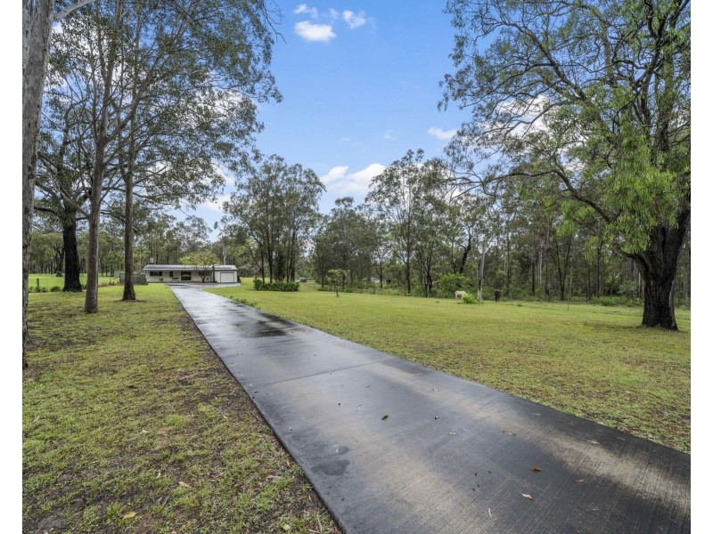 36 Larnook Street, Upper Lockyer QLD 4352