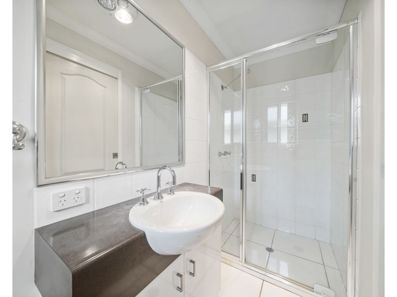 3/11 Gladstone Street, Newtown QLD 4350