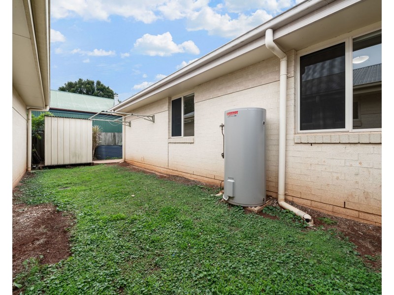 3/11 Gladstone Street, Newtown QLD 4350