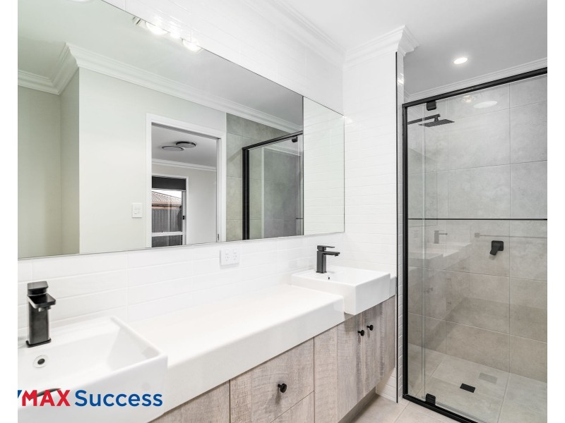 1/12 Kirklees Street, Newtown QLD 4350