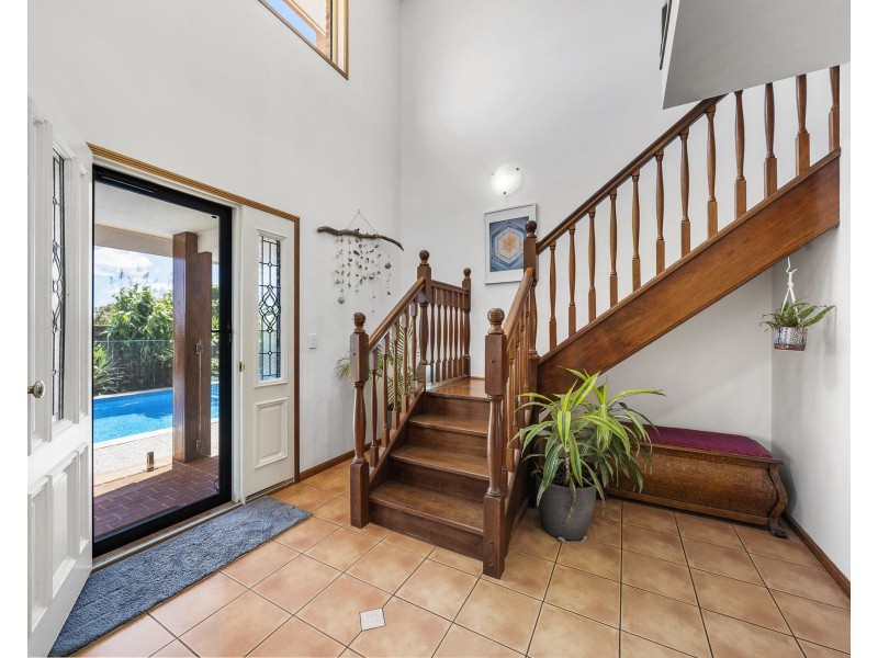 10 Carnation Court, Middle Ridge QLD 4350