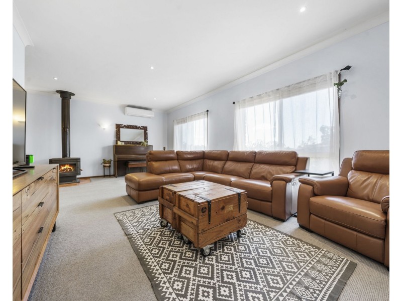 10 Carnation Court, Middle Ridge QLD 4350