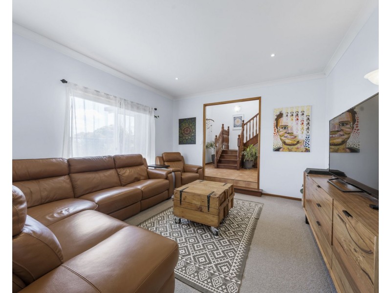 10 Carnation Court, Middle Ridge QLD 4350