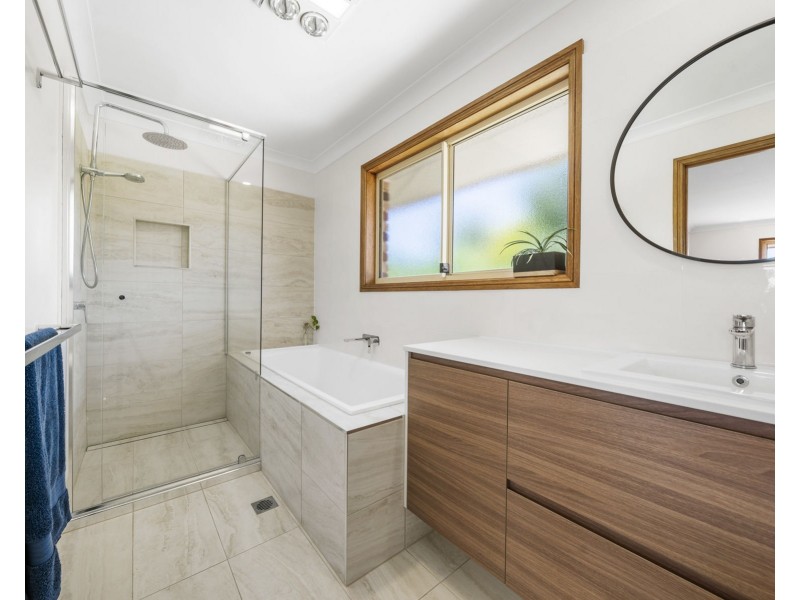 10 Carnation Court, Middle Ridge QLD 4350