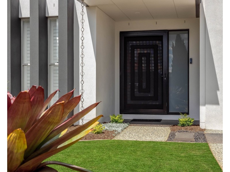 12 Daniells Close, Middle Ridge QLD 4350
