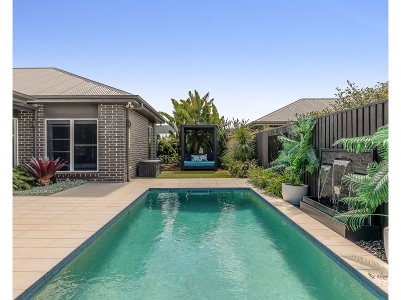 12 Daniells Close, Middle Ridge QLD 4350