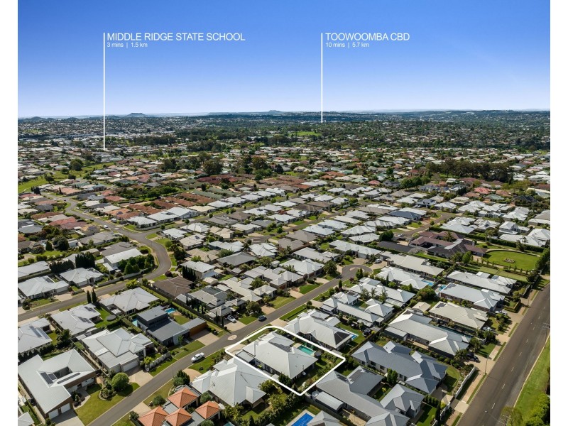 12 Daniells Close, Middle Ridge QLD 4350