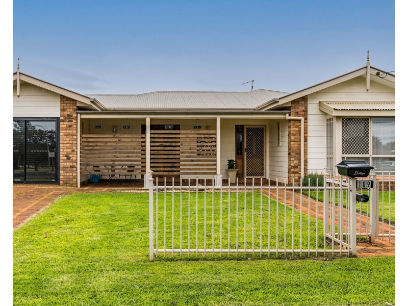 109 Hursley Road, Glenvale QLD 4350