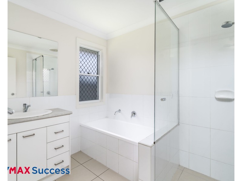 17 Breanna Street, Cotswold Hills QLD 4350