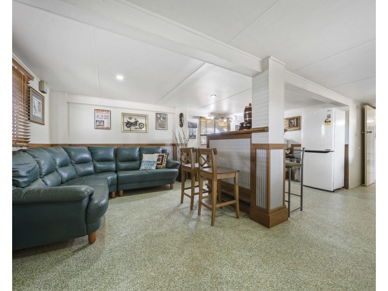 83 Bunkers Hill School Road, Westbrook QLD 4350