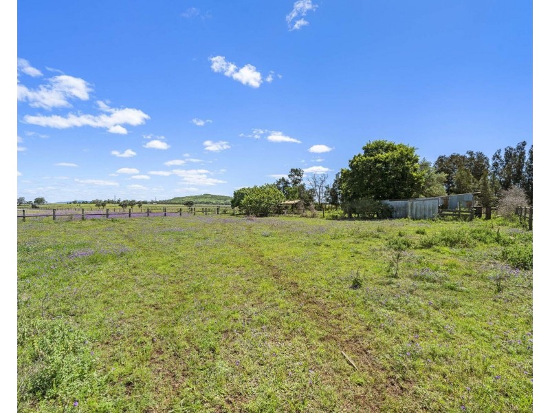 83 Bunkers Hill School Road, Westbrook QLD 4350
