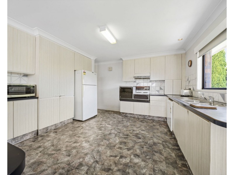 60 Arabian Street, Harristown QLD 4350