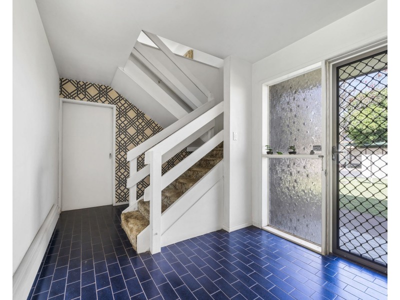 60 Arabian Street, Harristown QLD 4350