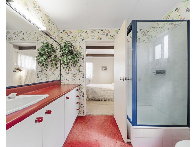 60 Arabian Street, Harristown QLD 4350