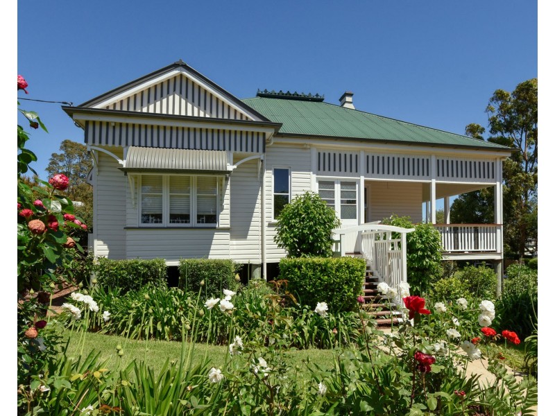 19 Tighe Street, Newtown QLD 4350