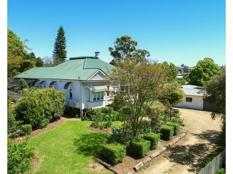 19 Tighe Street, Newtown QLD 4350